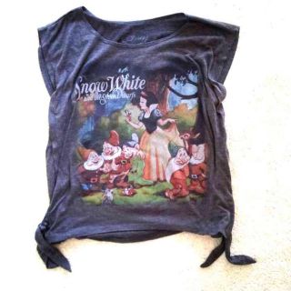 ディズニー(Disney)の【新品】定価¥5,000♡白雪姫シャツ(Tシャツ(半袖/袖なし))