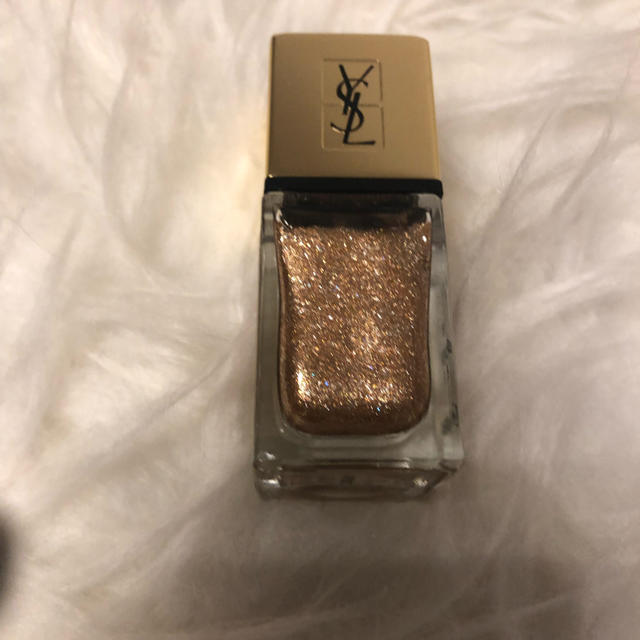 Yves Saint Laurent Beaute(イヴサンローランボーテ)のイヴ・サンローラン マニュキア&シャネル専用です。 コスメ/美容のネイル(マニキュア)の商品写真