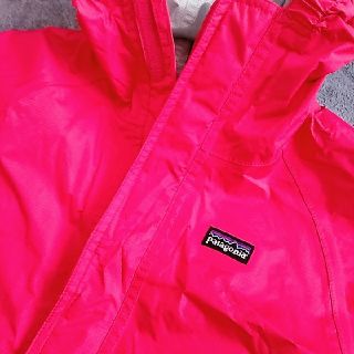 パタゴニア(patagonia)のpatagonia　ﾊﾟﾀｺﾞﾆｱ　ナイロンパーカー　ｼｬｶｼｬｶ　xs 5-6(ジャケット/上着)