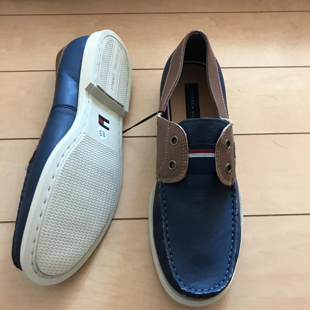 TOMMY HILFIGER(トミーヒルフィガー)の送料無料！トミーヒルフィガーメンズスニーカUS8.5 26.5センチ メンズの靴/シューズ(スニーカー)の商品写真