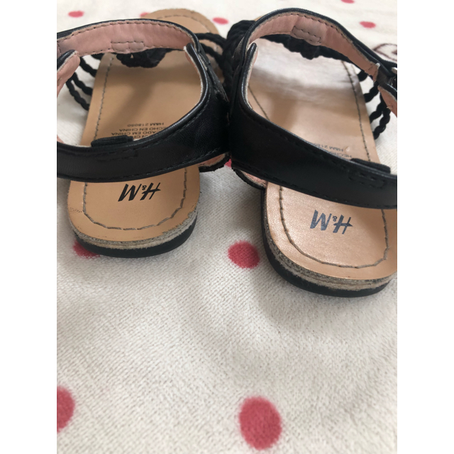 H&M(エイチアンドエム)のH&Mサンダル18㎝ キッズ/ベビー/マタニティのキッズ靴/シューズ(15cm~)(サンダル)の商品写真