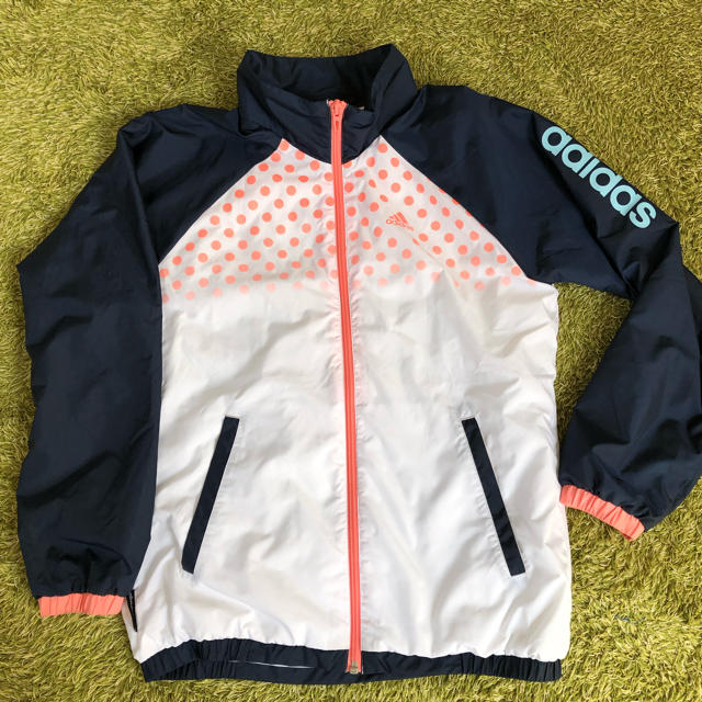 adidas(アディダス)のadidas ウィンドブレーカー １６０㎝ レディース キッズ/ベビー/マタニティのキッズ服女の子用(90cm~)(ジャケット/上着)の商品写真