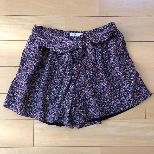 ZARA KIDS(ザラキッズ)のザラ☆花柄 キュロット キッズ/ベビー/マタニティのキッズ服女の子用(90cm~)(パンツ/スパッツ)の商品写真