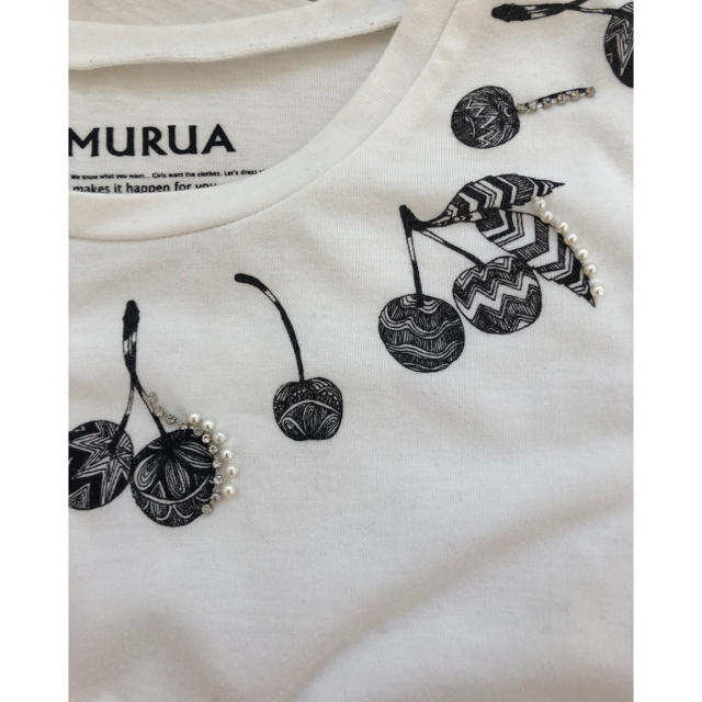 MURUA(ムルーア)のMURUA  ビジュー付きTシャツ  ホワイト レディースのトップス(Tシャツ(半袖/袖なし))の商品写真