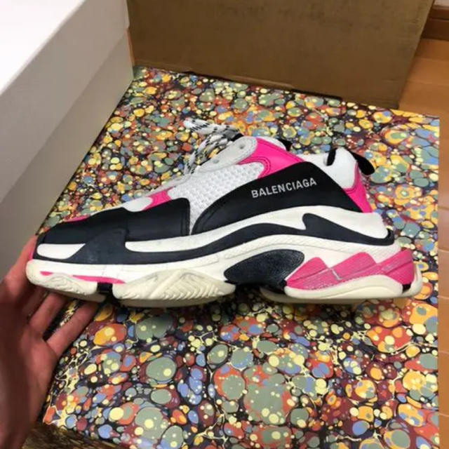 Balenciaga(バレンシアガ)のBALENCIAGA triple s ピンク 40 メンズの靴/シューズ(スニーカー)の商品写真