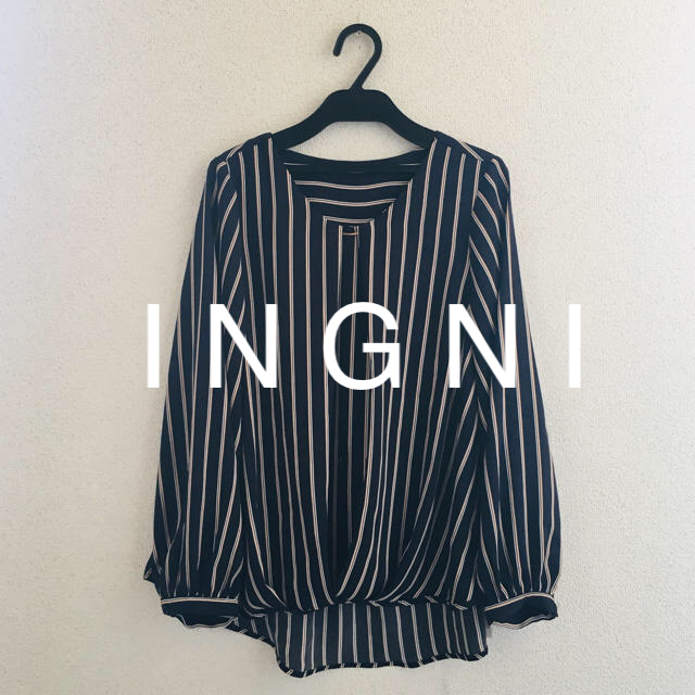 INGNI(イング)の2019最新★INGNI(イング)  裾タックバー付トロミ／ブラウス レディースのトップス(シャツ/ブラウス(長袖/七分))の商品写真