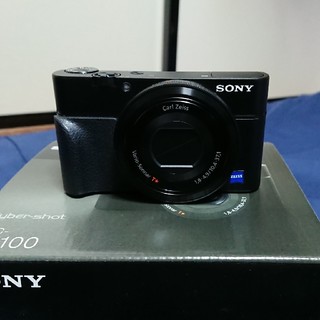 ソニー(SONY)の美品！SONY デジタルカメラ DSC-RX100 予備バッテリー付き！(コンパクトデジタルカメラ)