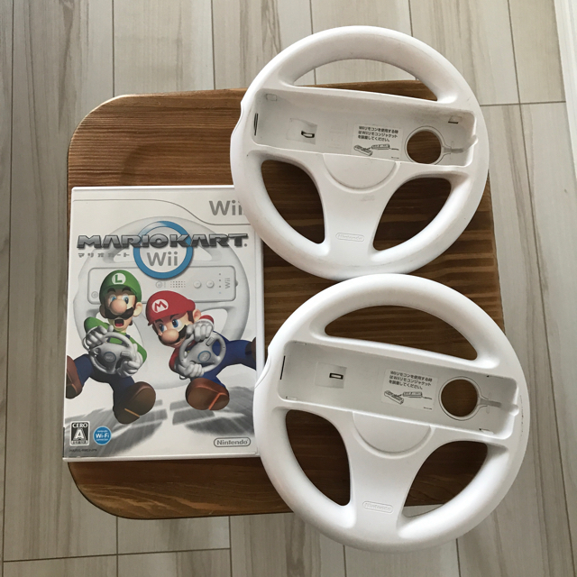 Wii(ウィー)のマリオカート wii おまけ付き エンタメ/ホビーのゲームソフト/ゲーム機本体(家庭用ゲームソフト)の商品写真