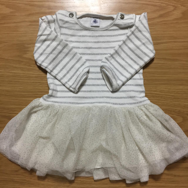 PETIT BATEAU(プチバトー)のPETIT BATEAU ワンピース キッズ/ベビー/マタニティのベビー服(~85cm)(ワンピース)の商品写真