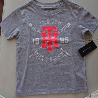 トミーヒルフィガー(TOMMY HILFIGER)の【Orikuさま専用】トミーヒルフィガー Tシャツ☆3T♪ 新品タグ付き♪(Tシャツ/カットソー)