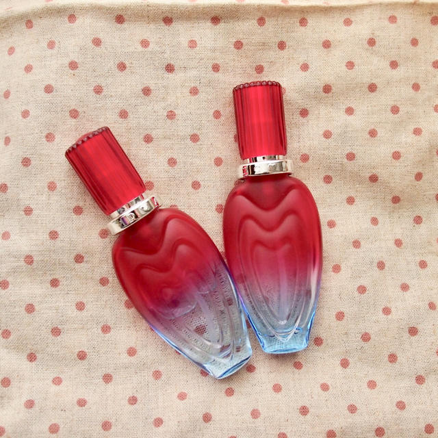 ESCADA(エスカーダ)の★かほ様専用★ESCADA イビザヒッピー オードトワレ 30ml 2本セット コスメ/美容の香水(香水(女性用))の商品写真