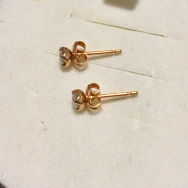 4℃(ヨンドシー)のみー様 専用 超美品 4°C k18 0.2ct ダイヤモンド ピアス レディースのアクセサリー(ピアス)の商品写真