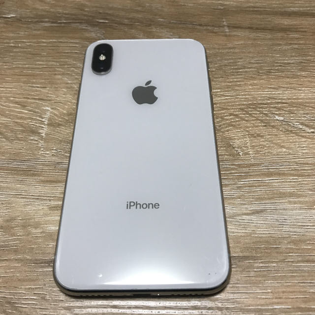 Apple(アップル)のiPhonex 本体 64GB au スマホ/家電/カメラのスマートフォン/携帯電話(スマートフォン本体)の商品写真