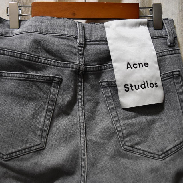 ACNE(アクネ)のacne studios ace デニム grey 28 メンズのパンツ(デニム/ジーンズ)の商品写真