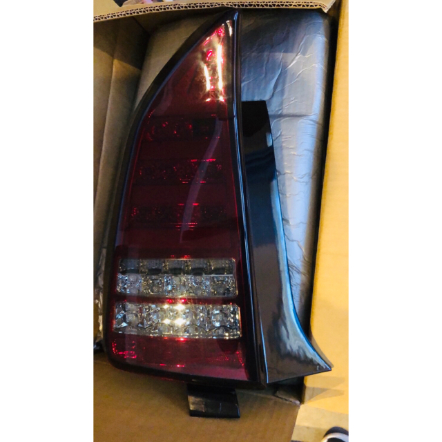 トヨタ - aaa様専用30系プリウス LEDテールランプ 左右セットの通販 by