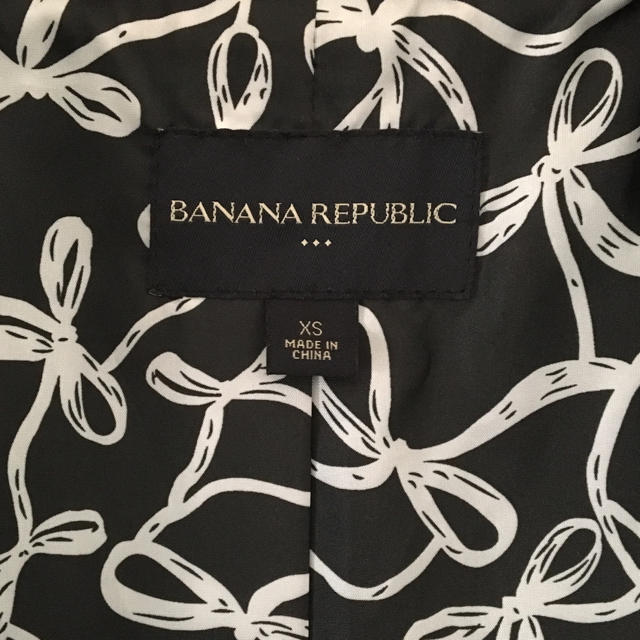 Banana Republic(バナナリパブリック)のBANANA RIPUBLIC トレンチコート  黒 レディースのジャケット/アウター(トレンチコート)の商品写真