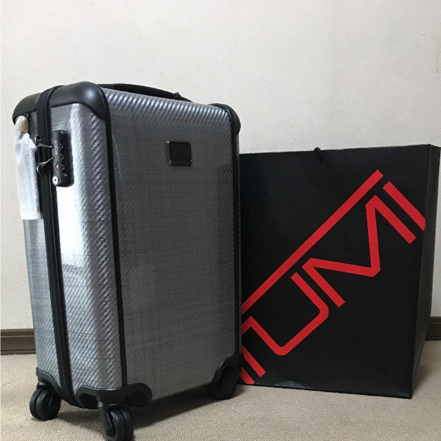 TUMI 機内持ち込みサイズ スーツケース - 旅行用品