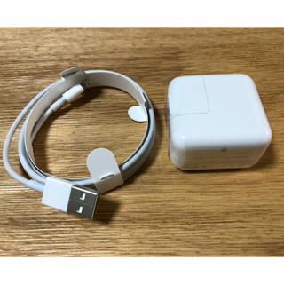 アイパッド(iPad)のiPad iPhone 充電器(バッテリー/充電器)