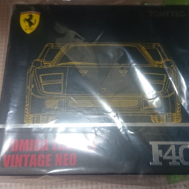 タカラトミーモール限定 フェラーリ F40 TLV-NEO トミカ 黄色