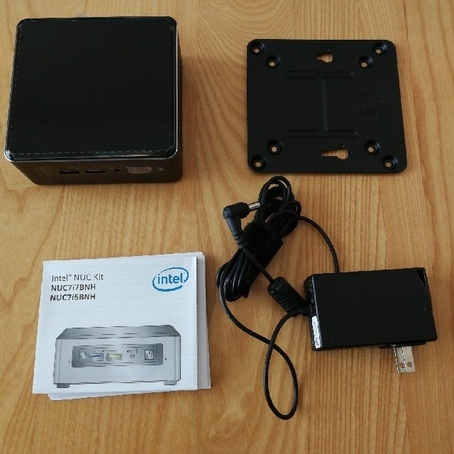 INTEL NUC Kit NUC7i5BNH スマホ/家電/カメラのPC/タブレット(PCパーツ)の商品写真