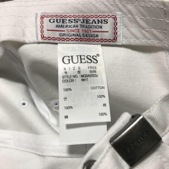 GUESS(ゲス)のGUESS ホワイトキャップ メンズの帽子(キャップ)の商品写真