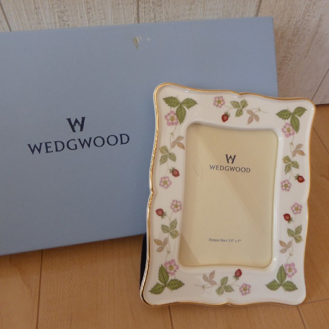 WEDGWOOD(ウェッジウッド)のウェッジウッド☆写真立て インテリア/住まい/日用品のインテリア小物(フォトフレーム)の商品写真