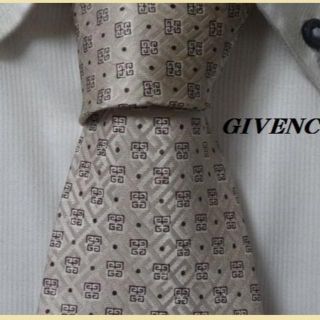 ジバンシィ(GIVENCHY)の美品★ジバンシィ★【圧巻のロゴ総柄】高級ネクタイ★エレガント★(ネクタイ)