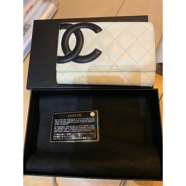 CHANEL(シャネル)の人気！CHANEL(シャネル)カンボンライン 2つ折り財布(ギャランティ－有り レディースのファッション小物(財布)の商品写真