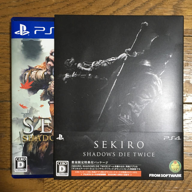 PlayStation4(プレイステーション4)のSEKIRO PS4 数量限定特典付パッケージ エンタメ/ホビーのゲームソフト/ゲーム機本体(家庭用ゲームソフト)の商品写真