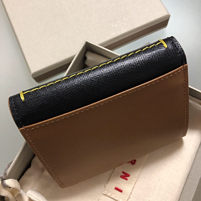 Marni(マルニ)のマルニ MARNI カーフスキン スクエアウォレット 二つ折り ミニ財布 レディースのファッション小物(財布)の商品写真