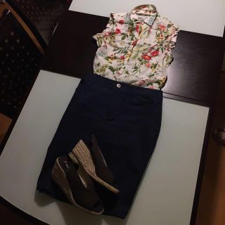 ザラ(ZARA)のZARA♡ボタニカル柄フリルシャツ(シャツ/ブラウス(半袖/袖なし))