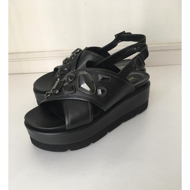 ブルーノプレミ ブラック ビジュー 厚底サンダル レディースの靴/シューズ(サンダル)の商品写真