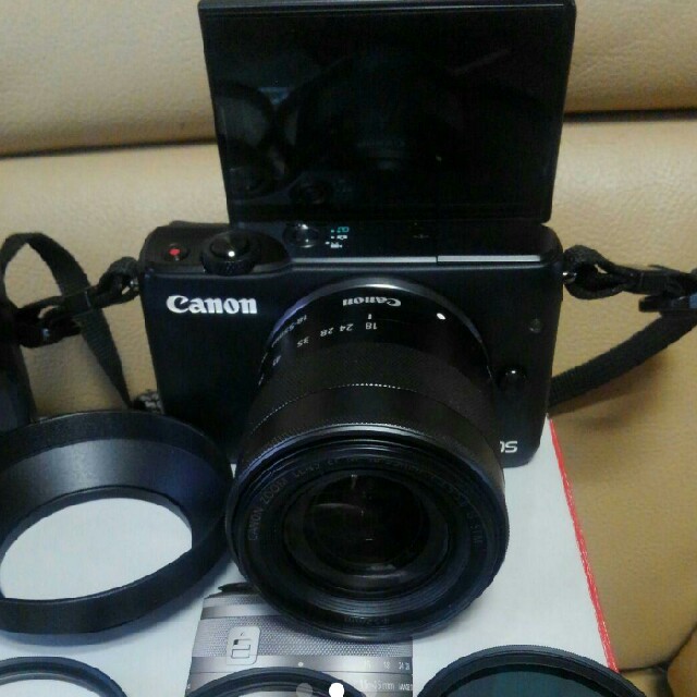 CanonEOS M10