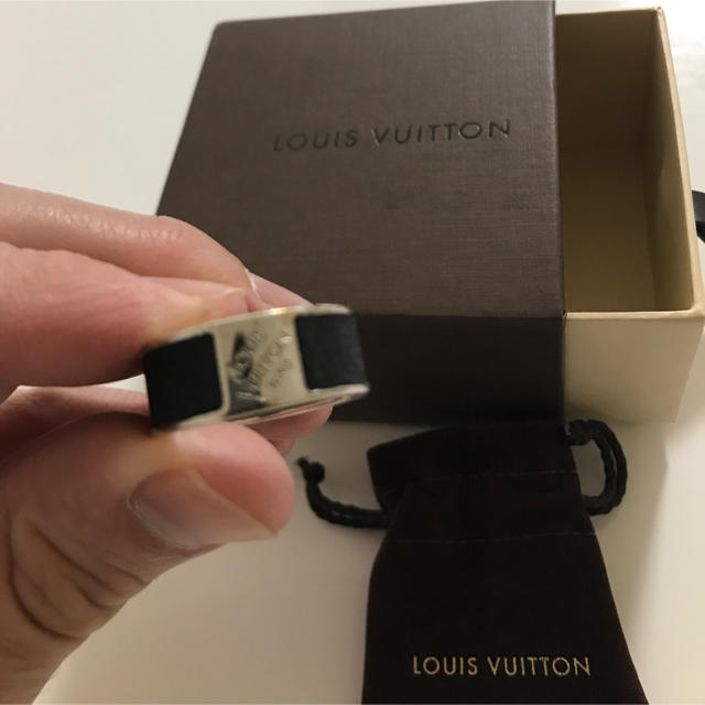 LOUIS VUITTON(ルイヴィトン)のルイヴィトン  ダミエ グラフィット バーグソーホーリング メンズのアクセサリー(リング(指輪))の商品写真