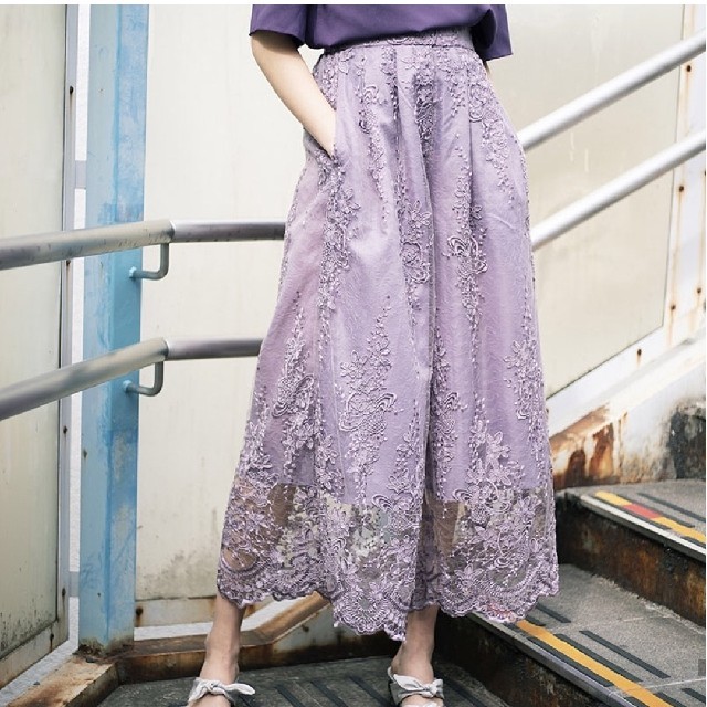 Ameri VINTAGE(アメリヴィンテージ)のAMERI MEDI LINDA LACE PANTS
 レディースのパンツ(バギーパンツ)の商品写真