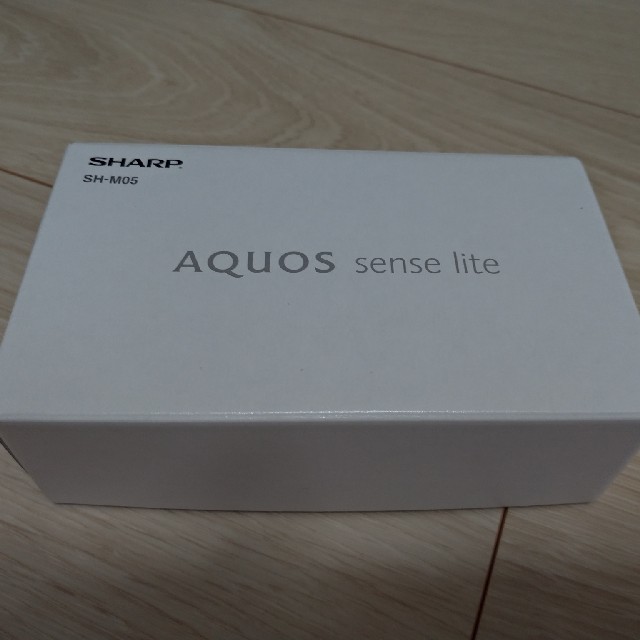 スマートフォン/携帯電話AQUOS sense lite SIMフリー 【美品】