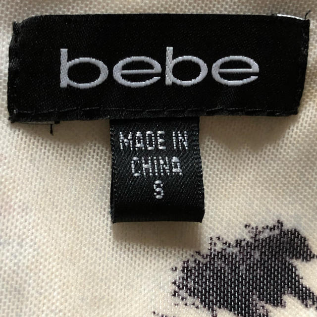 BeBe(ベベ)のbebe US S ワンピース 正規品 シャーリング ボディコンシャス 美品 レディースのワンピース(ミニワンピース)の商品写真