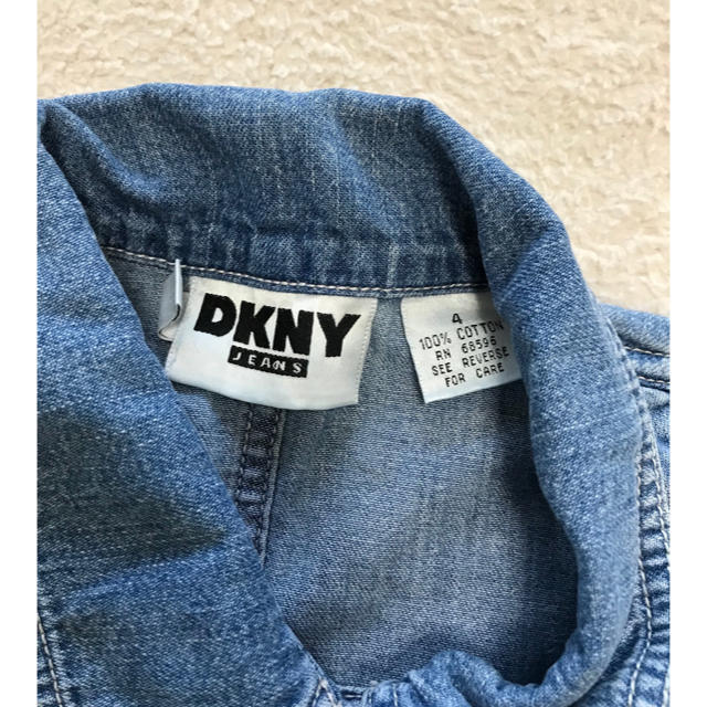 DKNY(ダナキャランニューヨーク)のDKNY シャツ レディースのトップス(シャツ/ブラウス(半袖/袖なし))の商品写真