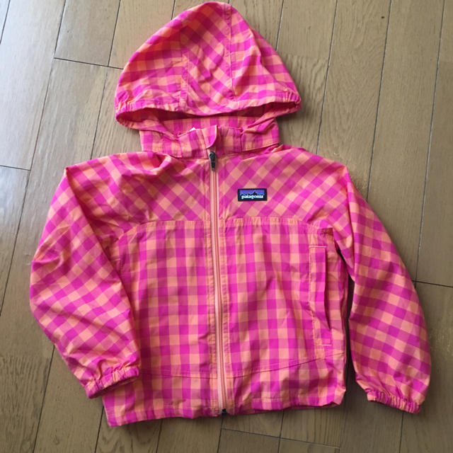 patagonia(パタゴニア)のパタゴニア アウター キッズ/ベビー/マタニティのキッズ服女の子用(90cm~)(ジャケット/上着)の商品写真