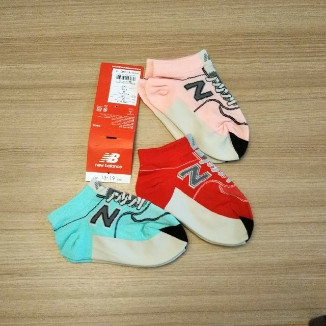 New Balance(ニューバランス)のzooさん専用‼️キッズくつした 3足セット ニューバランス 13-19㎝ キッズ/ベビー/マタニティのこども用ファッション小物(靴下/タイツ)の商品写真