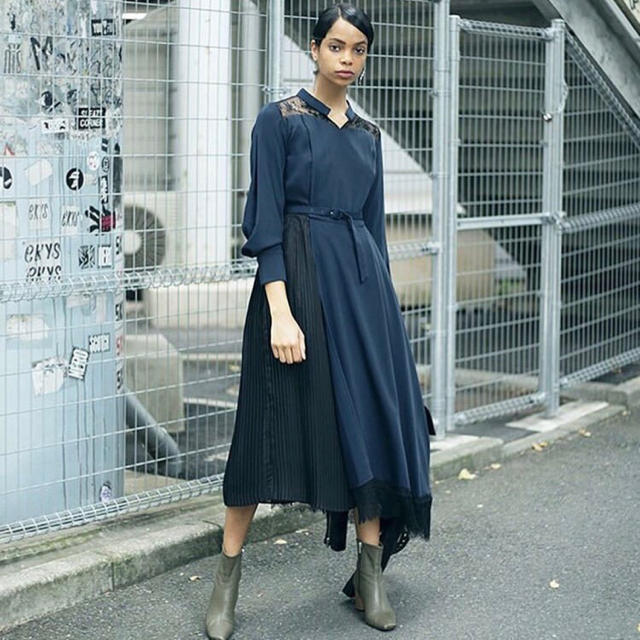 Ameri VINTAGE - PLEATS LACE ASYMMETRY DRESSの通販 by やん's shop Ameri VINTAGE - PLEATS LACE ASYMMETRY DRESSの通販 by やん's shop