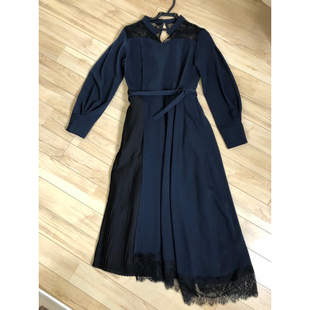 ネットワーク全体の最低価格に挑戦 AMERI PLEATS LACE ASYMMETRY DRESS