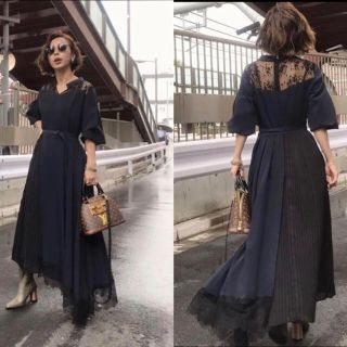 アメリヴィンテージ(Ameri VINTAGE)のPLEATS LACE ASYMMETRY DRESS(ロングドレス)