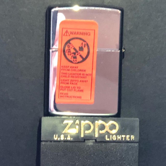 ZIPPO(ジッポー)の【専用】ZIPPO 未使用新品 1997年製  メンズのファッション小物(タバコグッズ)の商品写真