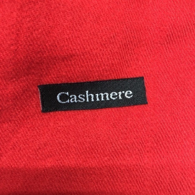 新品未使用品 Cashmere カシミアマフラー ストール 男女兼用　レッド レディースのファッション小物(マフラー/ショール)の商品写真