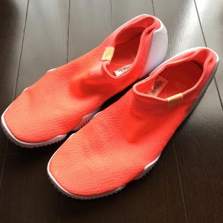 ナイキ(NIKE)のNIKEアクアソック 25(スニーカー)