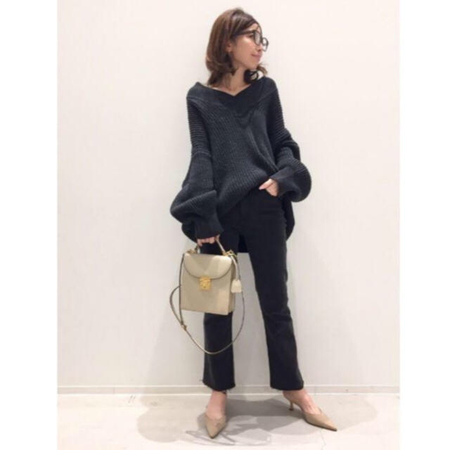 L'Appartement DEUXIEME CLASSE(アパルトモンドゥーズィエムクラス)のTwins Florence Denim V/N Oversize Knit レディースのトップス(ニット/セーター)の商品写真