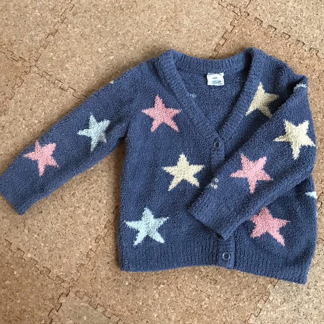 gelato pique(ジェラートピケ)のジェラートピケ kids 星柄カーディガン XS 100-110 キッズ/ベビー/マタニティのキッズ服男の子用(90cm~)(パジャマ)の商品写真