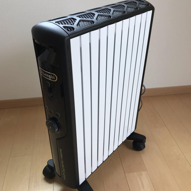 DeLonghi(デロンギ)のデロンギ マルチダイナミックヒーター MDHU15-BK スマホ/家電/カメラの冷暖房/空調(オイルヒーター)の商品写真