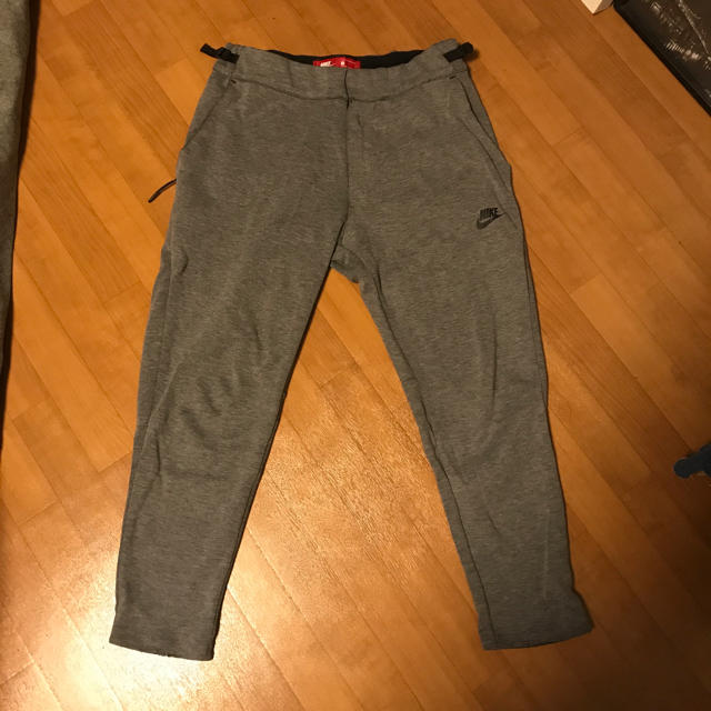 NIKE(ナイキ)のNIKE TECH FLEECE ナイキ テックフリース クロップドパンツ メンズのパンツ(その他)の商品写真